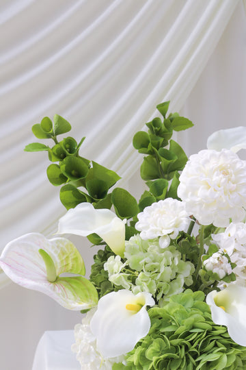 The Editorial Small Centerpiece